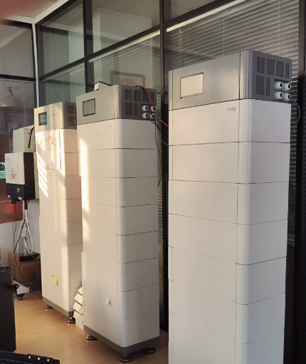 太陽光発電充電ステーション ソリューションが持続可能なエネルギーをどのようにサポートするか